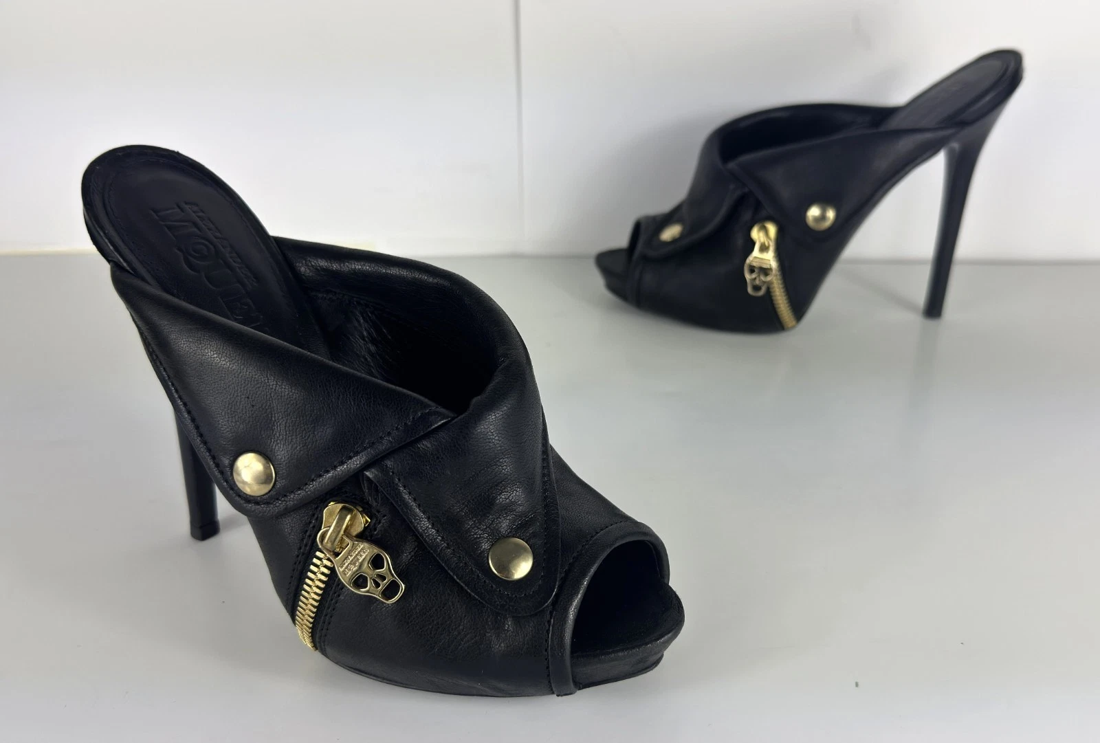 Alexander McQueen — Alexander Mcqueen Skull Black Leather Zipper Fold Over Mule Heels EU 38 US 7.5