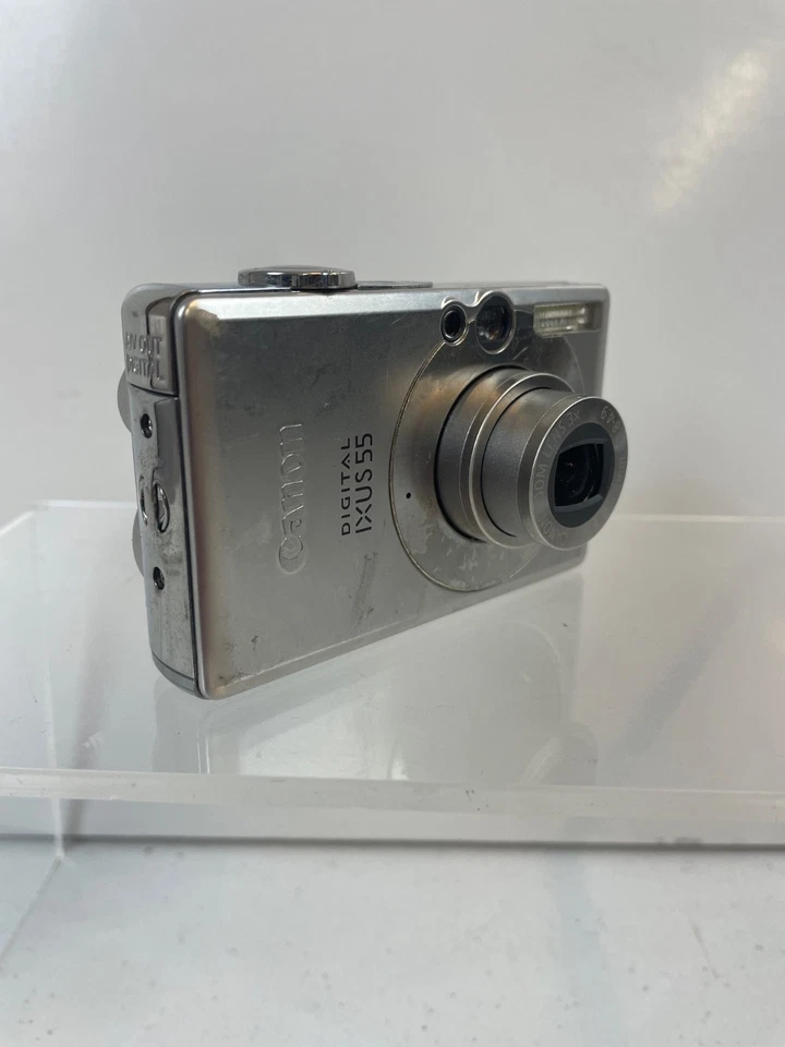 Canon IXUS 55 Compact Digital Camera 5MP Silver TESTED With Battery and Card - Image 3 of 4