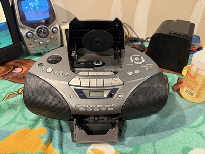 Sony CFD-S550 Portable AM/FM Radio & Cassette/CD Player W/ Handle