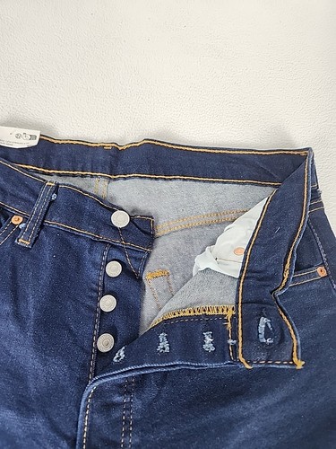 Pantalones de mezclilla Levi's 501 corte regular botón mosca pierna recta 35X32 para hombre azul oscuro - Imagen 7 de 12
