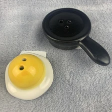 Cracker Barrel Fried Egg and Frying Pan Salt & Pepper Shakers Farmhouse Cottage
