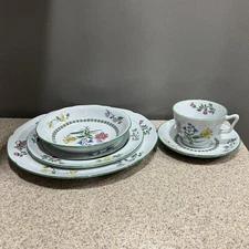 Spode SUMMER PALACE 6 Piece Place Setting Floral Unused/MINT Condition!