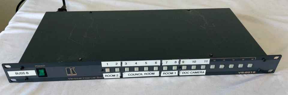 Kramer VS-2016 Vertical Interval Switcher Composite Video Switcher w/power cord - Image 2 of 4