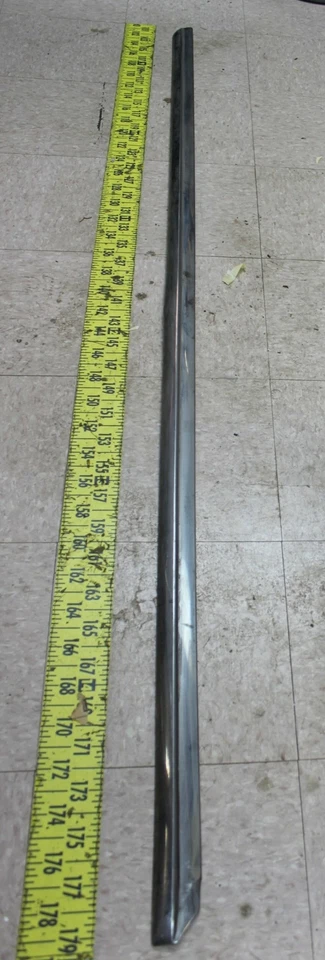 Moldura basculante izquierda OEM GM LH Chevrolet Sedán 1949-52 entrega (Bin45) Foto 2 de 4