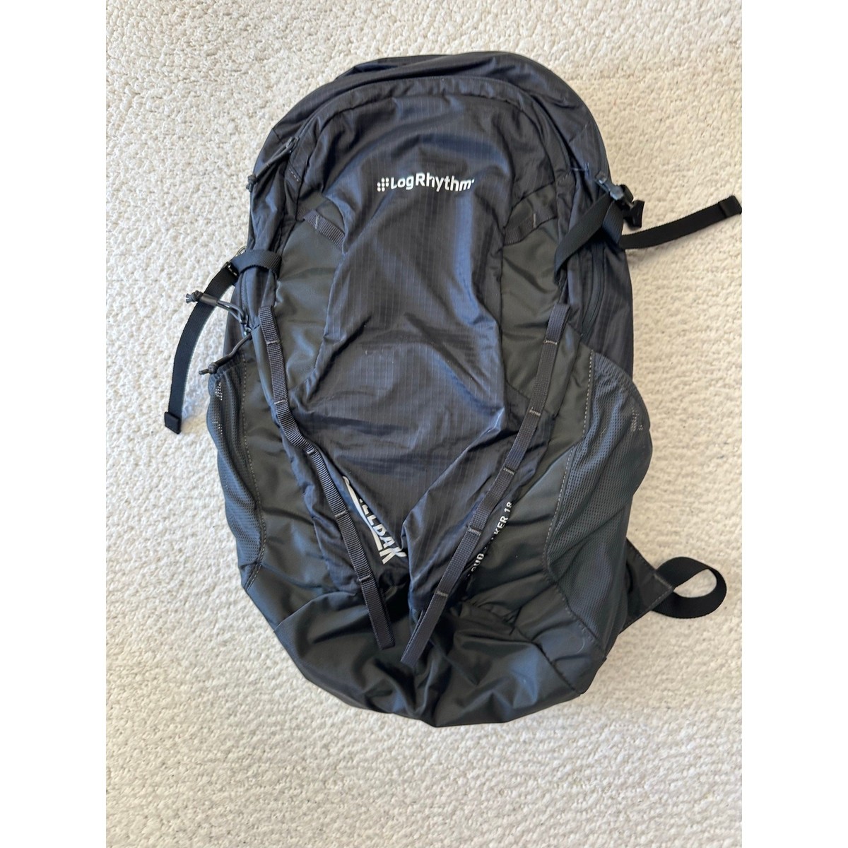 CamelBak Black Cloud Walker 18 CamelBak 85oz Cloud Walker 18 Hiking Hydration Pack, Black  main image 4