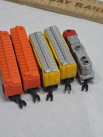 Micro Machines Galoob 1989 Santa Fe Train Diesel Locomotive Box Cars Burlington 