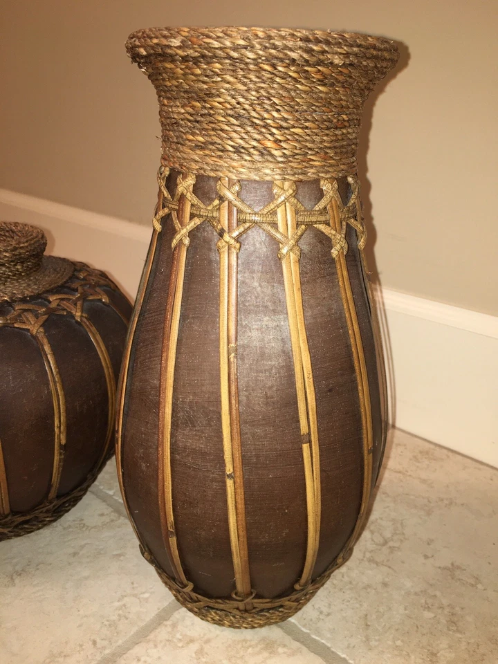 Jarrón y maceta de bambú y mimbre Foto 3 de 4