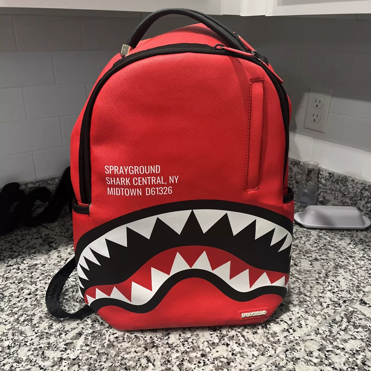 SHARK CENTRAL (PINK) BACKPACK (DLXV)