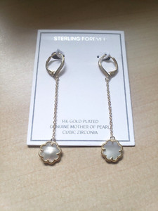 Authentic Four Leaf Clover 14K Gold plated, Mother-Of-Pearl Dangle Drop Earrings NWT