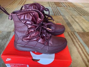 nike tanjun high rise burgundy