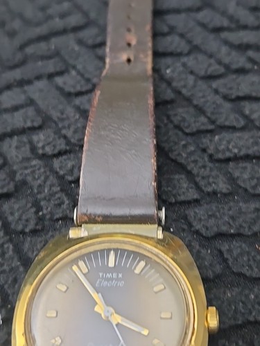 Timex Electric Dynabeat Men's Vintage Gold Bezel Tan Wristband Watch - Picture 2 of 9