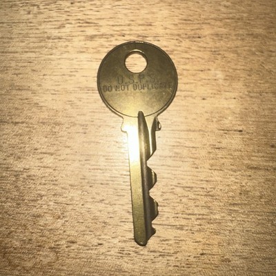 VINTAGE GENUINE Yale USPS  Do Not Duplicate Post Office Box Brass Key # 08009