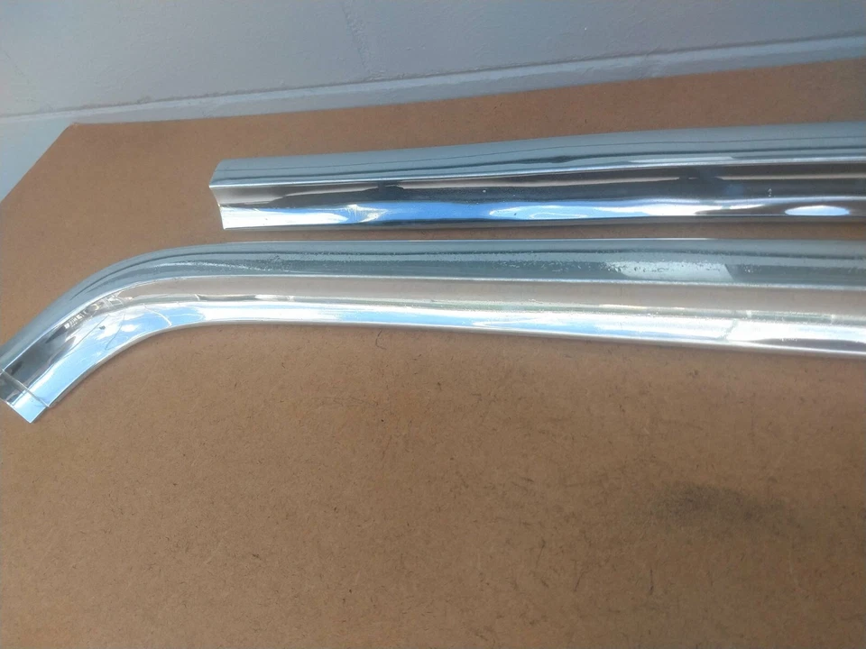 Chevrolet El Camino 1964-1967 ventana trasera revelación superior molduras OEM usado Foto 4 de 4