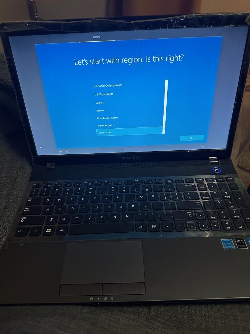 Samsung Series 3 Windows 8 Laptop Notebook Bundle: Mouse Samsung Series 3 Windows 8 Laptop Notebook Bundle: Mouse