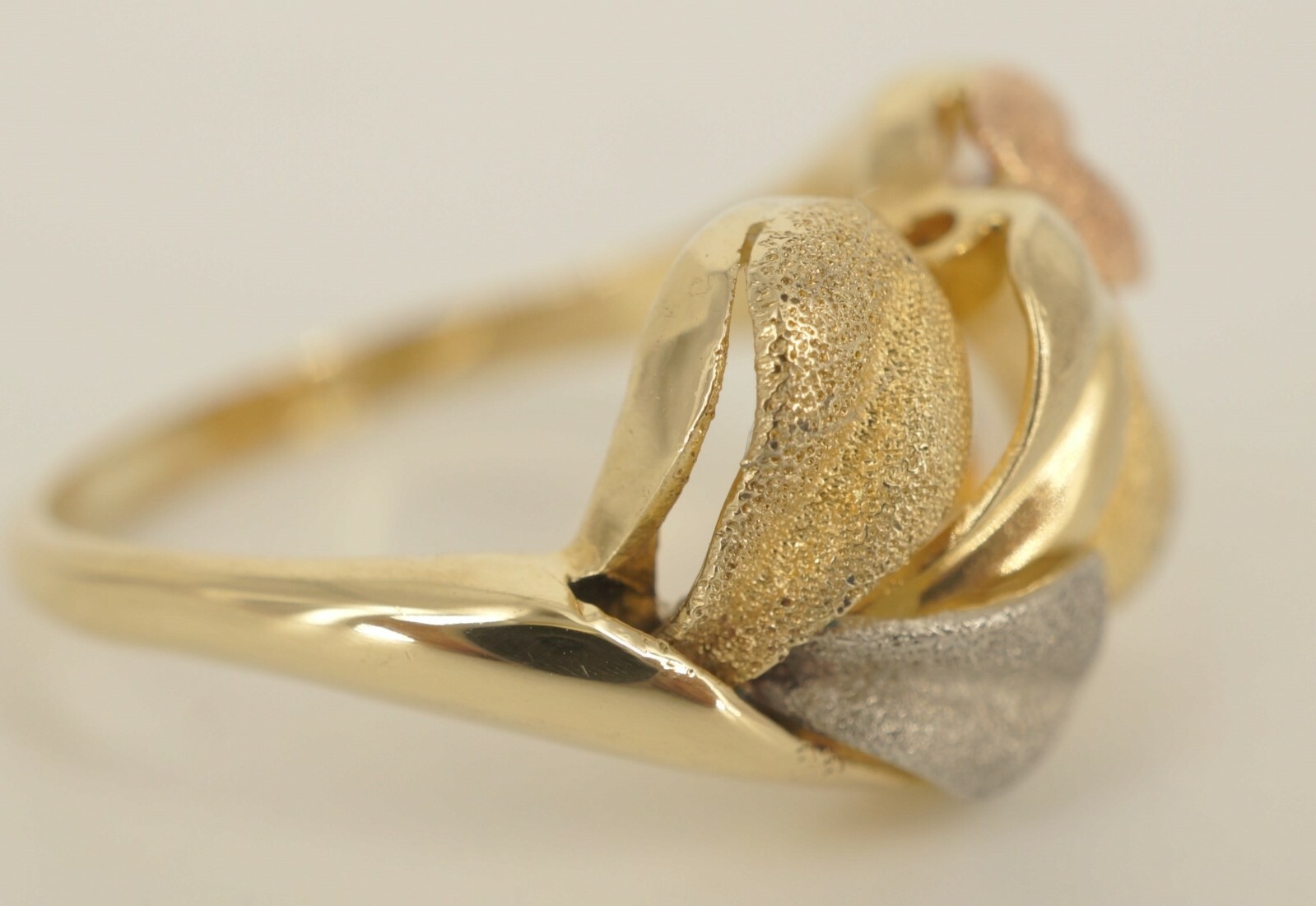 Multi Colored 18k Gold Leaf Ring - image 3