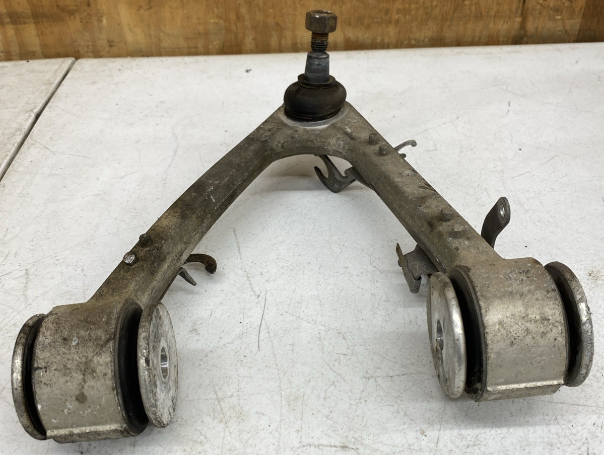 2003-2012 MASERATI QUATTROPORTE LEFT FRONT UPPER CONTROL ARM 3206582