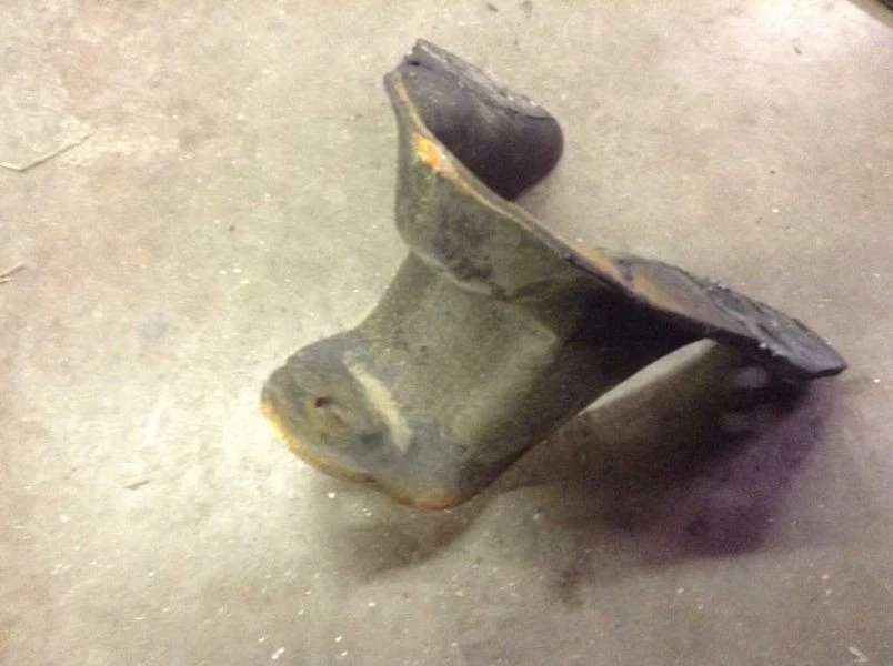 SOPORTE SUSPENSIÓN DELANTERA MUELLE HOJA TRASERO SE ADAPTA A 99 00 01 02 03 04 05 06 07 FORD F250 Foto 4 de 4