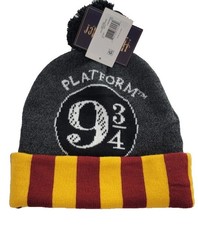 HARRY POTTER Platform 9 3/4 Train Beanie Hat with Pom Pom NWT Adult One Size