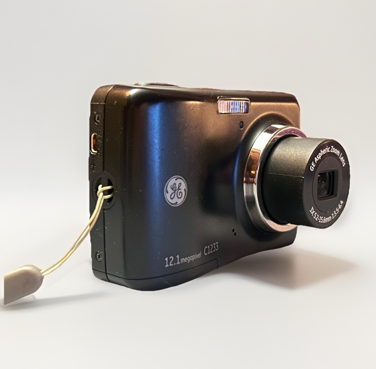 GE C1233 12.1 MP Digital Camera 3X Optical Zoom, 2.4 Inch, Black