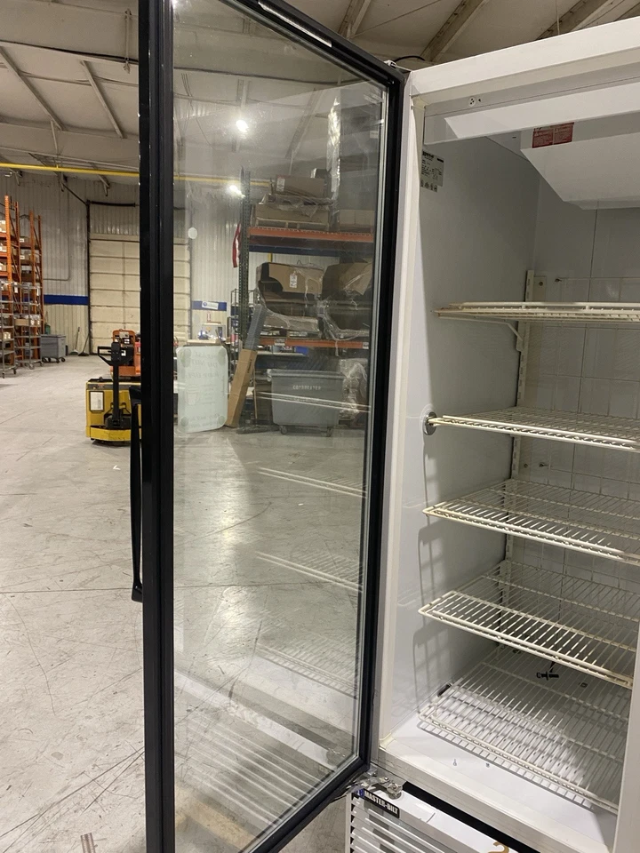 Refrigerador comercial Master-Bilt BMG-48 2 puertas. PARA REPUESTOS O REPARACIÓN Foto 3 de 4