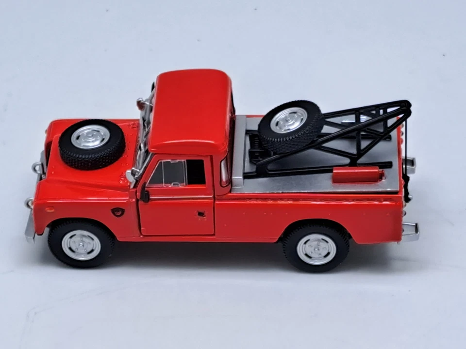 CARARAMA, LAND ROVER Pick-up Serie III Carroattrezzi Rosso, 1/43, CAR54044 - Immagine 3 di 4