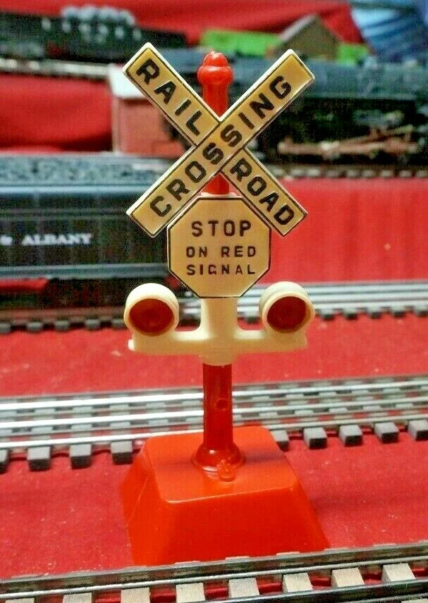 3 Railroad Sign Tower & Gate Crossing Accessories for Model Trains - Image 2 of 4