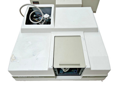 Cary 1E UV-Visible Spectrophotometer