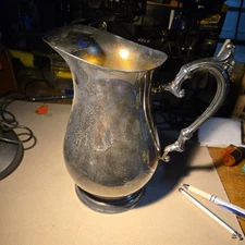 Vintage Wm Rogers 817 Silver Plate Footed Beverage Water Pitcher with Ice Guard