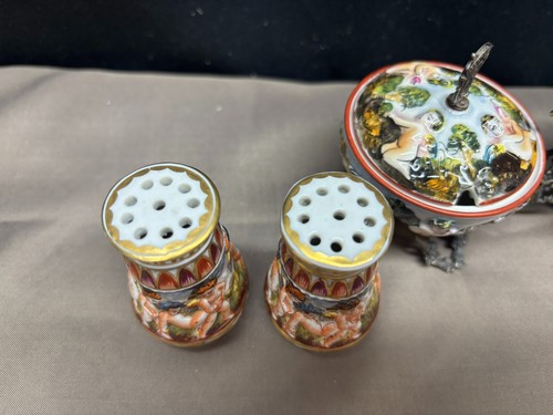 Capodimonte "CHERUBS" Antique Porcelain ~ Double Salt, Toothpick Holder, S&P - Picture 5 of 15