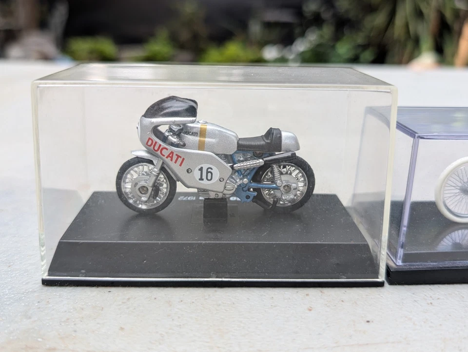 1:32 1972 Ducati 750 Imola, 1947 Indian Chief, 1920s Harley Davidson Diecast LOT - Image 3 of 4