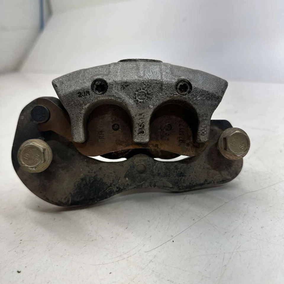 Pinza de freno trasera LH - 2023 Can-Am Commander Max XT 1000R Foto 3 de 4