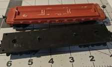 HO 2 Train Bottom Pieces That Are Great For Parts USED