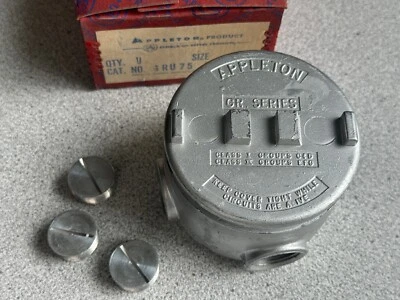 APPLETON ELECTRIC NEW APPLETON GRU75A Aluminum Explosion Proof Conduit Outlet Box (5) 3/4" w plugs