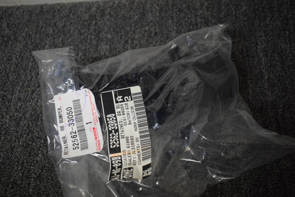 Retenedor de parachoques trasero Lexus Es350 2013-2018 OEM de fábrica Foto 4 de 4