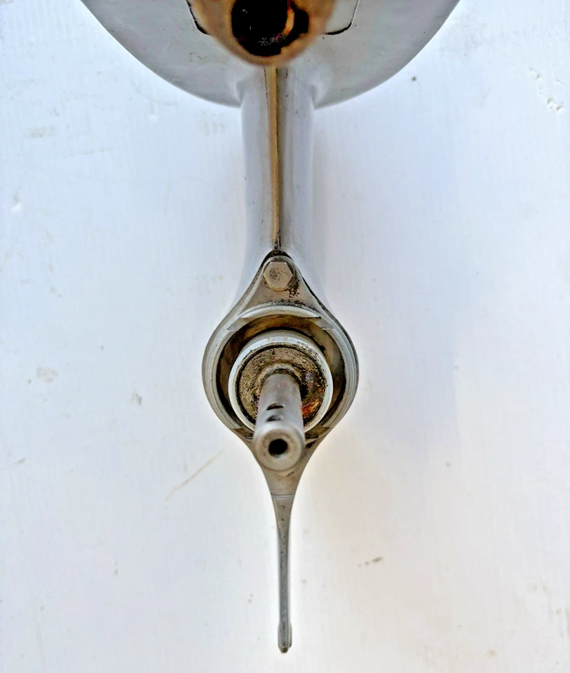 1984 Johnson Evinrude 8 hp Gearcase Lower Unit 0393848 - Image 4 of 4