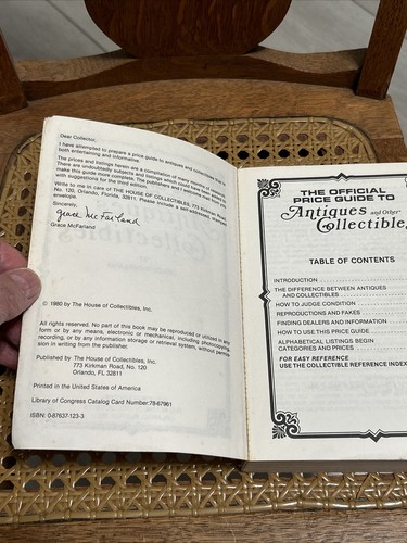 The Official Price Guide to Antiques and Other Collectibles, Second Edition - Picture 4 of 10