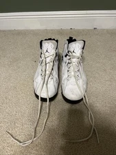 Jordan’s True Flight White Size 9 1.5 Medium Condition