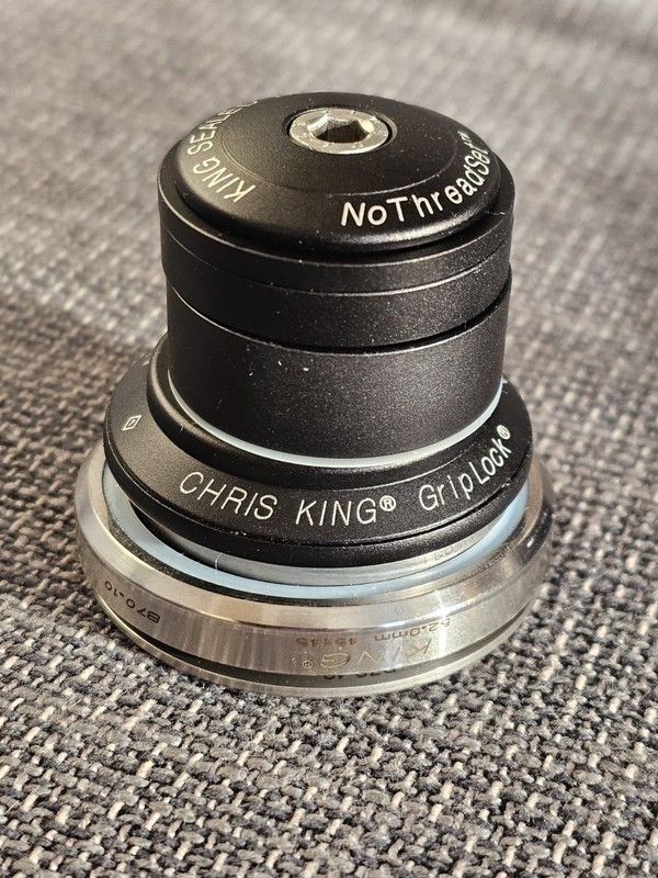 Chris King Black DropSet 2 Headset - 42/52mm & geniune Chris King spacers
