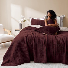 Velvet Quilt Set, King Size Burgundy Soft Fluff Texture Coverlet with Shams, Cha