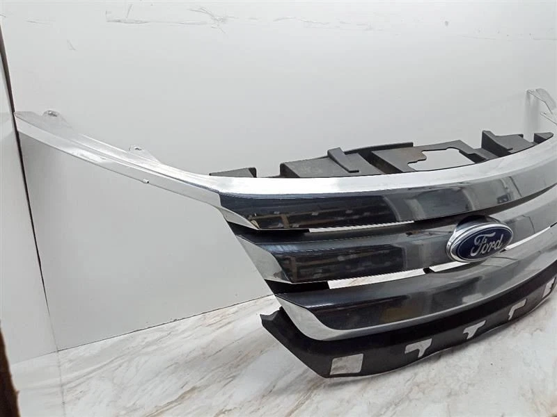 Grille Upper Bright Chrome Assembly Fits 10-12 FUSION 145657 Foto 2 de 4