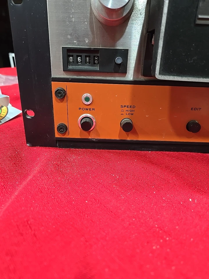 TASCAM 70 Carrete 2 Carretes 1/2" Cinta Grabadora Mesa/Rack Montaje Para Piezas Pwrs On Foto 3 de 4