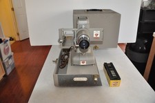 Vintage TDC Vivid Model D Gray 35mm Slide Projector With Wooden Case