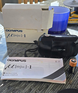 Olympus µ[mju:] 1 (µ[mju:] I) Black 35mm Film Camera w/ Box & Instruction Manual