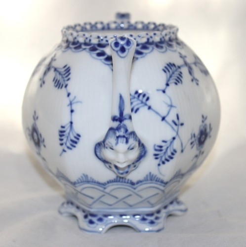 ROYAL COPENHAGEN SMALL TEAPOT NO LID BLUE FLUTED FULL LACE 1118 - Picture 7 of 13