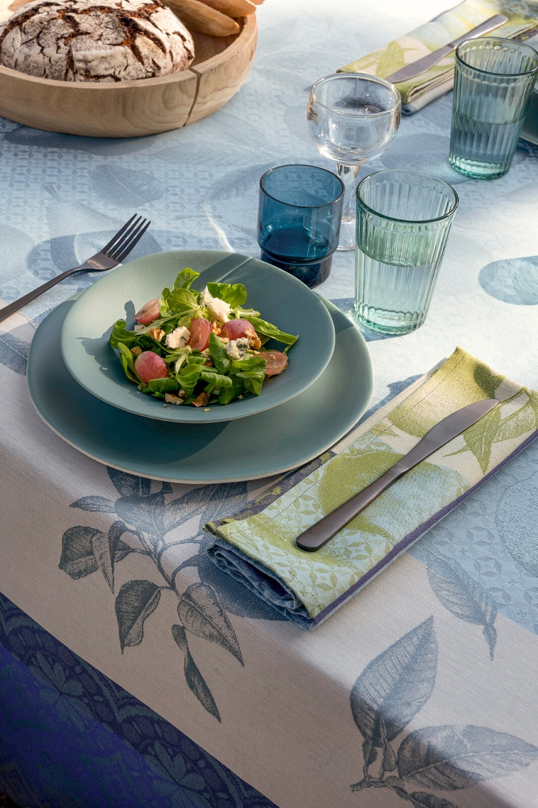 Nappe Arrière Pays Cassis 175x175 pour de grands déjeuners en famille