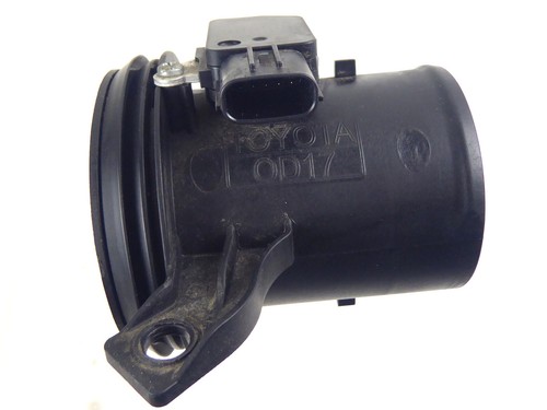 Toyota Auris E15 1.4 LMM Luftmassenmesser 22204-31020