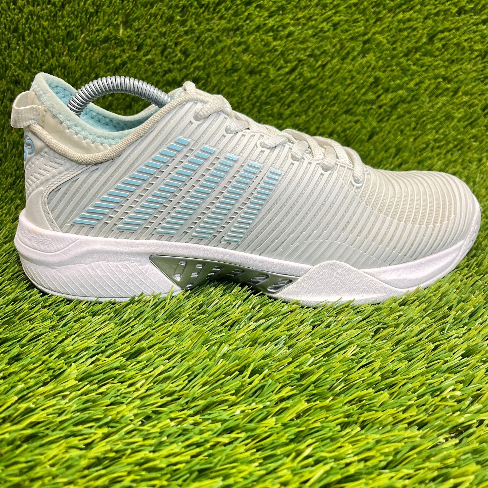 Baskets de tennis de course grises K Swiss Hypercourt Supreme pour femme pointure 10