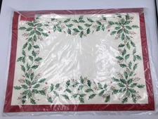 New Sealed ONE Lenox Christmas Holly & Berries Place Mat 2 Sided 19" x 14"