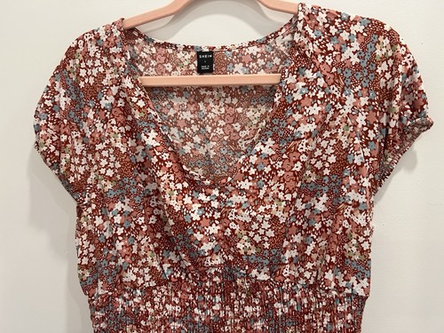 SHEIN Kleid in voller Länge rostrot ditsy gesmokte Taille Pull-Over Größe L - Bild 2 von 12