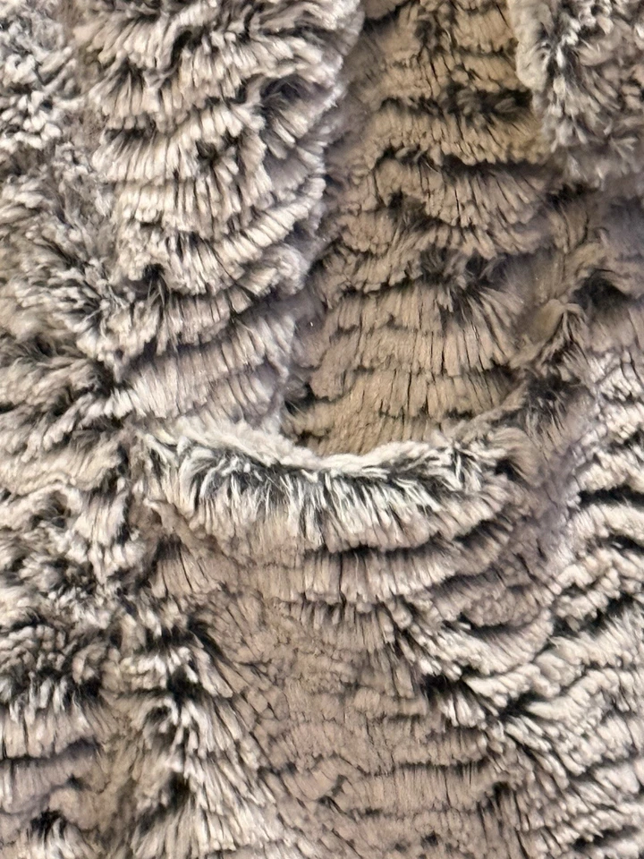 Chaqueta Chaleco Mujer Grande JOLT Piel Sintética Gris Con Bolsillos Frente Abierto Súper Suave Foto 3 de 4